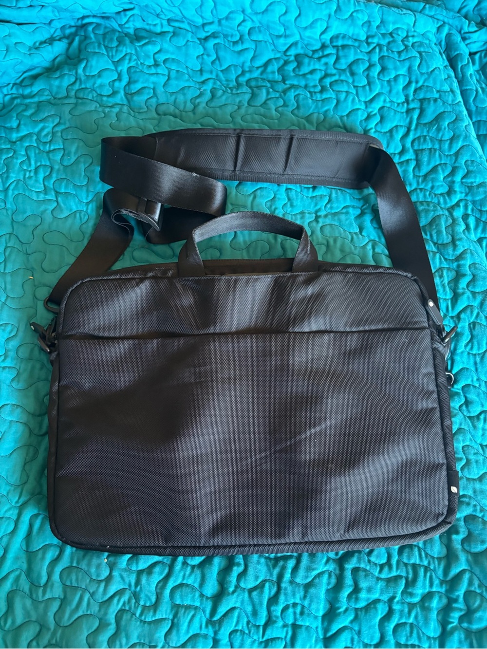 Incase Black Men's Laptop Messenger Bag - Durable Carry Case 10X14
